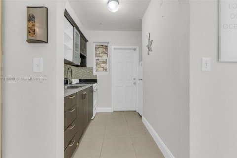Copropriété à louer à Miami Beach, Floride: 38.65 m2 № 2023645 - photo 9