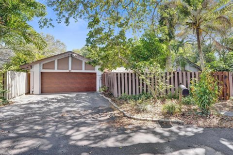 Villa ou maison à vendre à Cooper City, Floride: 3 chambres, 153.66 m2 № 2085203 - photo 2