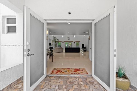 Villa ou maison à vendre à South Miami, Floride: 5 chambres, 528.89 m2 № 2056855 - photo 18
