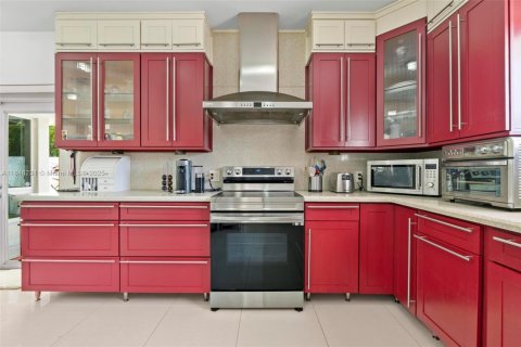 Villa ou maison à vendre à South Miami, Floride: 5 chambres, 528.89 m2 № 2056855 - photo 29