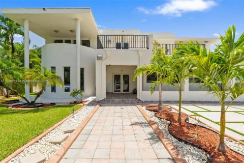 Villa ou maison à vendre à South Miami, Floride: 5 chambres, 528.89 m2 № 2056855 - photo 17