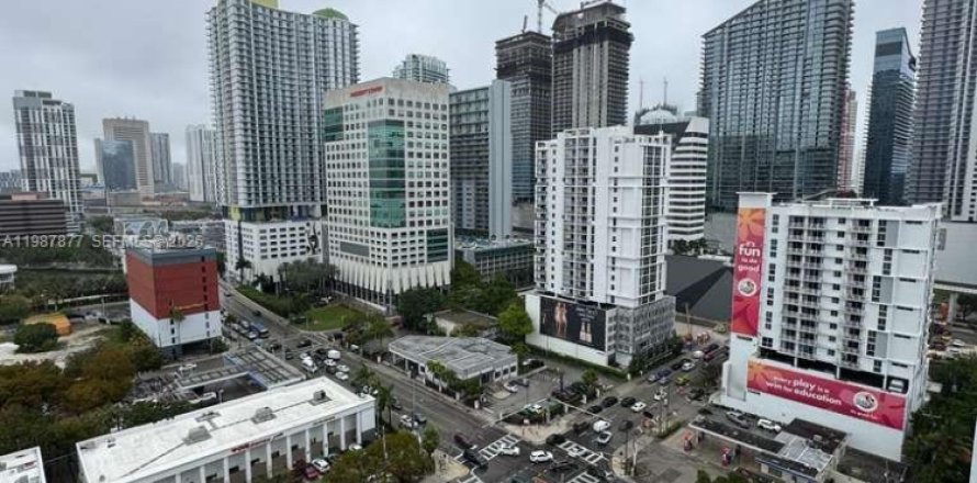 Кондоминиум с 1 спальней в Майами, Флорида № 2050506