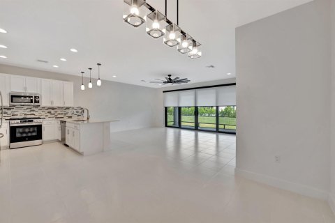 House in Port St. Lucie, Florida 2 bedrooms, 162.86 sq.m. № 2088394 - photo 12