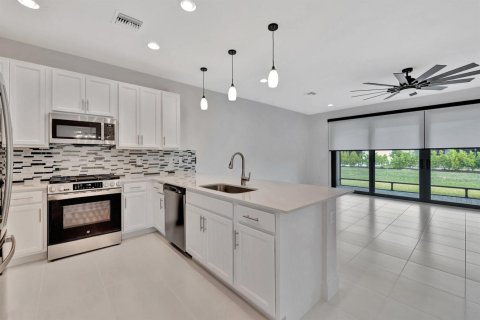 House in Port St. Lucie, Florida 2 bedrooms, 162.86 sq.m. № 2088394 - photo 8