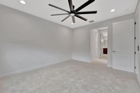 House in Port St. Lucie, Florida 2 bedrooms, 162.86 sq.m. № 2088394 - photo 15