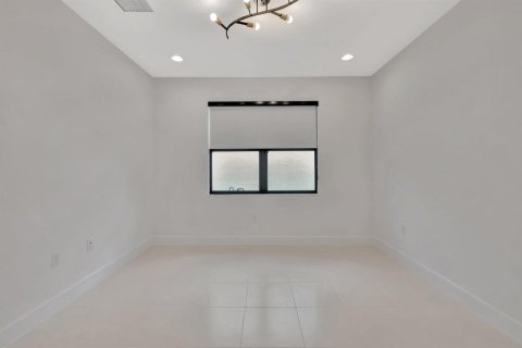 House in Port St. Lucie, Florida 2 bedrooms, 162.86 sq.m. № 2088394 - photo 20