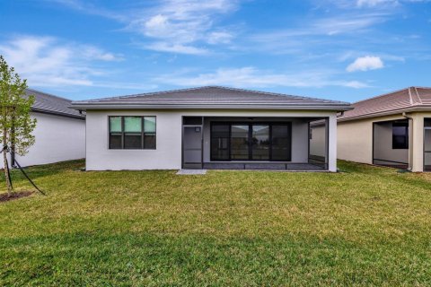 House in Port St. Lucie, Florida 2 bedrooms, 162.86 sq.m. № 2088394 - photo 30