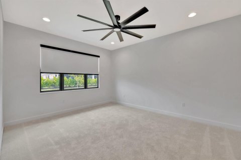 House in Port St. Lucie, Florida 2 bedrooms, 162.86 sq.m. № 2088394 - photo 13