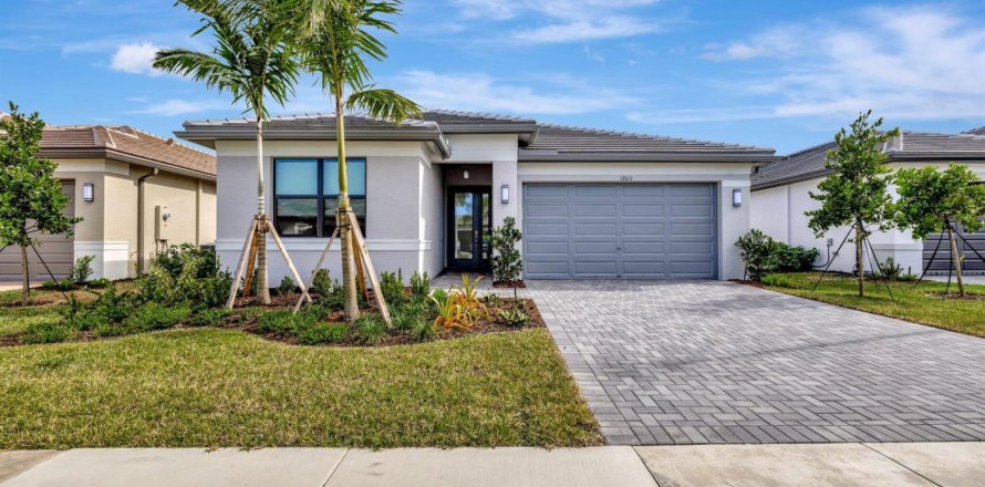 House in Port St. Lucie, Florida 2 bedrooms, 162.86 sq.m. № 2088394