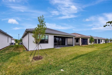 House in Port St. Lucie, Florida 2 bedrooms, 162.86 sq.m. № 2088394 - photo 29