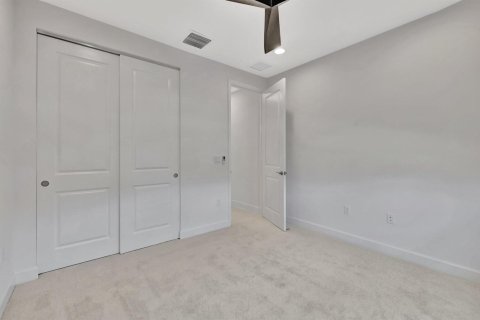 House in Port St. Lucie, Florida 2 bedrooms, 162.86 sq.m. № 2088394 - photo 23