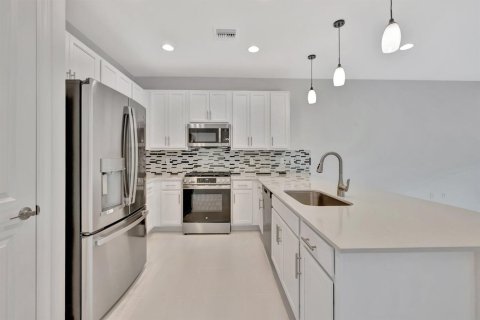 House in Port St. Lucie, Florida 2 bedrooms, 162.86 sq.m. № 2088394 - photo 25