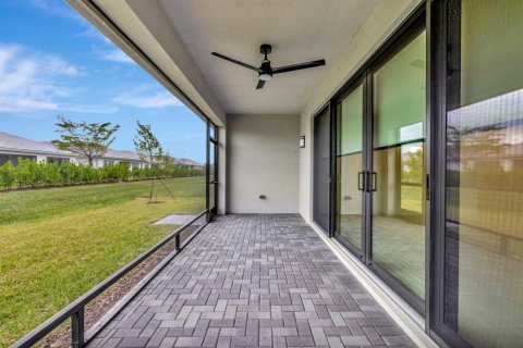 House in Port St. Lucie, Florida 2 bedrooms, 162.86 sq.m. № 2088394 - photo 28