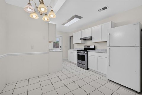 Villa ou maison à vendre à Eustis, Floride: 3 chambres, 120.49 m2 № 2413788 - photo 8