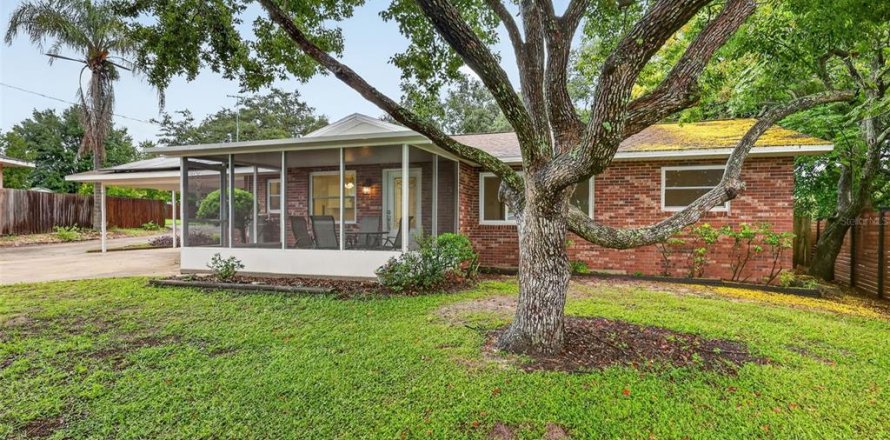 Villa ou maison à Eustis, Floride 3 chambres, 120.49 m2 № 2413788