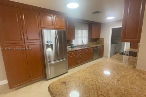 Casa en alquiler en Boca Raton, Florida, 3 dormitorios, 246.66 m2 № 1989128 - foto 2