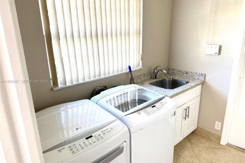 Casa en alquiler en Boca Raton, Florida, 3 dormitorios, 246.66 m2 № 1989128 - foto 26