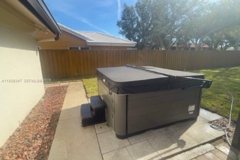 Casa en alquiler en Boca Raton, Florida, 3 dormitorios, 246.66 m2 № 1989128 - foto 11