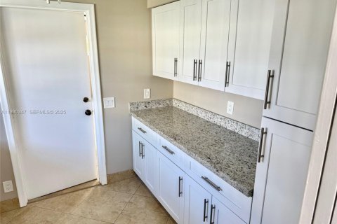 Casa en alquiler en Boca Raton, Florida, 3 dormitorios, 246.66 m2 № 1989128 - foto 25