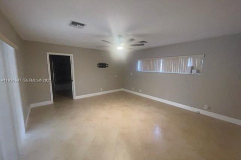 Casa en alquiler en Boca Raton, Florida, 3 dormitorios, 246.66 m2 № 1989128 - foto 7