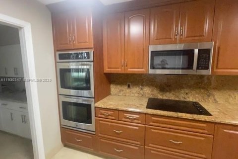 Casa en alquiler en Boca Raton, Florida, 3 dormitorios, 246.66 m2 № 1989128 - foto 4