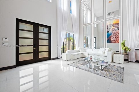 House in Miami Lakes, Florida 4 bedrooms, 264.49 sq.m. № 1992545 - photo 4