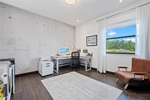 House in Miami Lakes, Florida 4 bedrooms, 264.49 sq.m. № 1992545 - photo 19