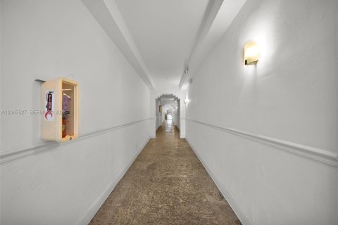 Снять в аренду квартиру в Майами-Бич, Флорида 2 спальни, 157.93м2, № 2260673 - фото 23