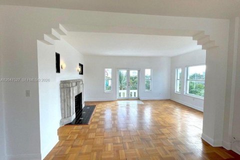 Снять в аренду квартиру в Майами-Бич, Флорида 2 спальни, 157.93м2, № 2260673 - фото 18