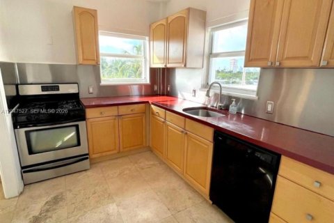 Снять в аренду квартиру в Майами-Бич, Флорида 2 спальни, 157.93м2, № 2260673 - фото 14