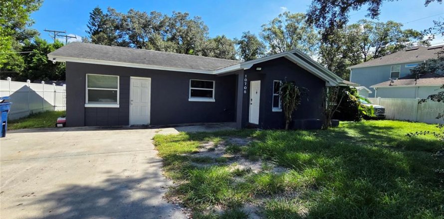 House in Tampa, Florida 3 bedrooms, 133.97 sq.m. № 2379452