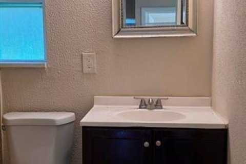 House in Tampa, Florida 3 bedrooms, 133.97 sq.m. № 2379452 - photo 4
