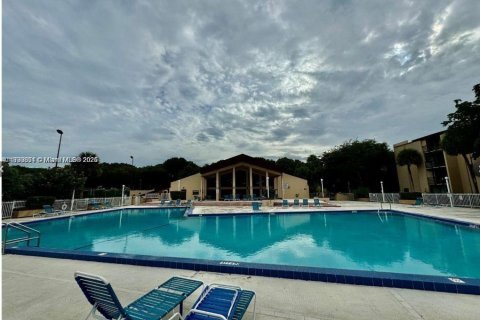 Condominio en alquiler en Miami, Florida, 1 dormitorio, 57.04 m2 № 1943852 - foto 21