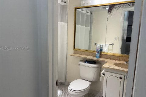Condominio en alquiler en Miami, Florida, 1 dormitorio, 57.04 m2 № 1943852 - foto 15