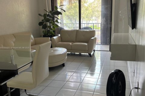 Condominio en alquiler en Miami, Florida, 1 dormitorio, 57.04 m2 № 1943852 - foto 7