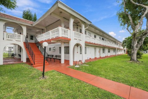 Copropriété à louer à Miami Gardens, Floride: 1 chambre, 72 m2 № 2386944 - photo 2