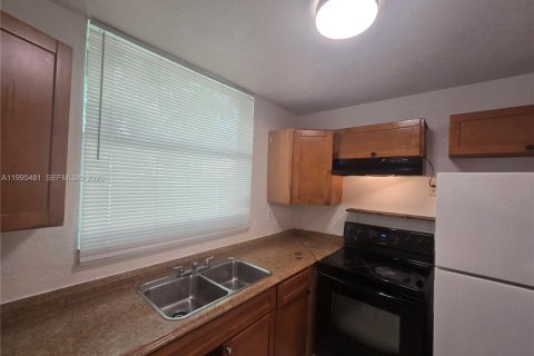 Copropriété à louer à Lauderhill, Floride: 2 chambres, 93.18 m2 № 2063760 - photo 14