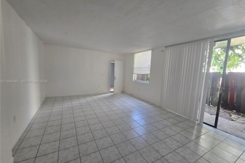 Copropriété à louer à Lauderhill, Floride: 2 chambres, 93.18 m2 № 2063760 - photo 11