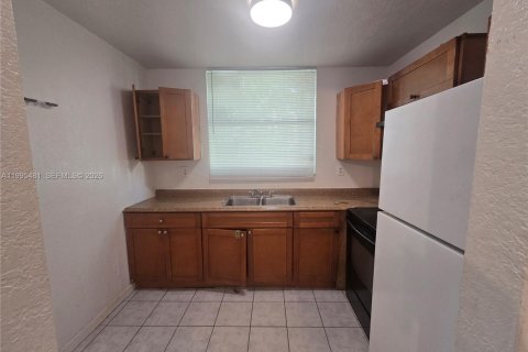 Copropriété à louer à Lauderhill, Floride: 2 chambres, 93.18 m2 № 2063760 - photo 13