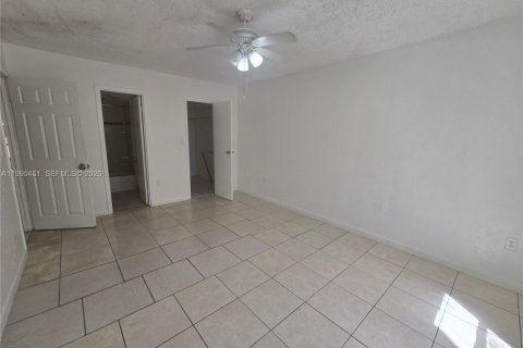 Copropriété à louer à Lauderhill, Floride: 2 chambres, 93.18 m2 № 2063760 - photo 5