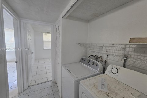 Copropriété à louer à Lauderhill, Floride: 2 chambres, 93.18 m2 № 2063760 - photo 8