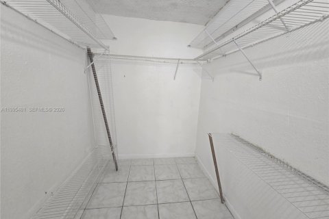 Copropriété à louer à Lauderhill, Floride: 2 chambres, 93.18 m2 № 2063760 - photo 4