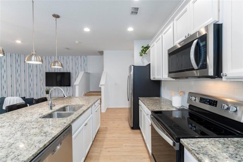 Adosado en venta en Davenport, Florida, 4 dormitorios, 202.9 m2 № 1416448 - foto 5