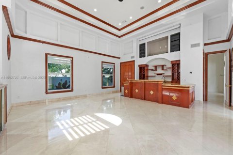 House in Miami, Florida 5 bedrooms, 458.29 sq.m. № 1977328 - photo 28