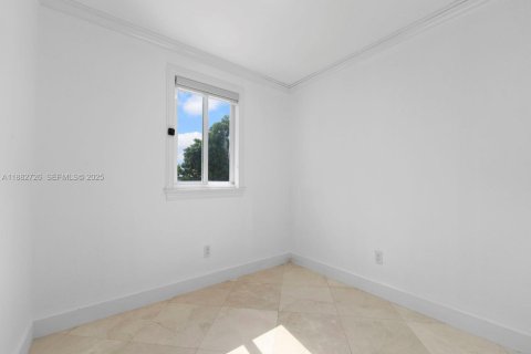House in Miami, Florida 5 bedrooms, 458.29 sq.m. № 1977328 - photo 24