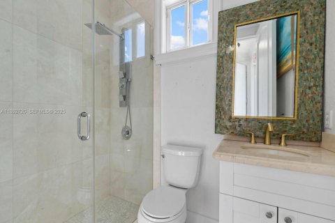 House in Miami, Florida 5 bedrooms, 458.29 sq.m. № 1977328 - photo 23