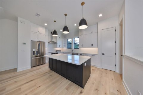 Touwnhouse à louer à Tampa, Floride: 4 chambres, 227.61 m2 № 2097830 - photo 3