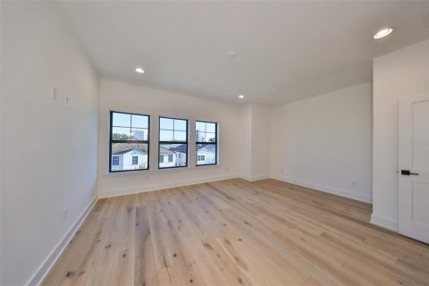 Touwnhouse à louer à Tampa, Floride: 4 chambres, 227.61 m2 № 2097830 - photo 10