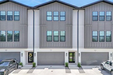 Touwnhouse à Tampa, Floride 4 chambres, 227.61 m2 № 2097830