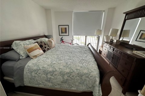 Copropriété à louer à Aventura, Floride: 2 chambres, 141.4 m2 № 1828961 - photo 9